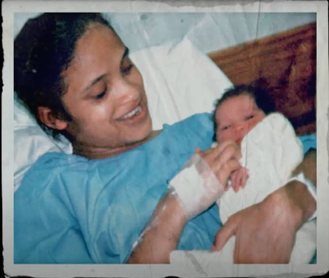 Celeste avec Miche quelques heures après sa naissance. Crédit : Paramount+