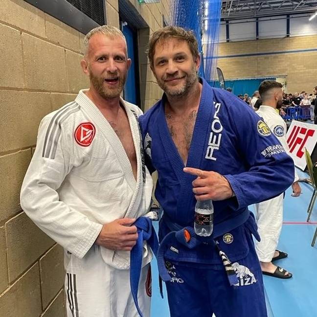 Le couple a posé pour une photo après leur combat acharné.  Crédit : Danny Appleton
