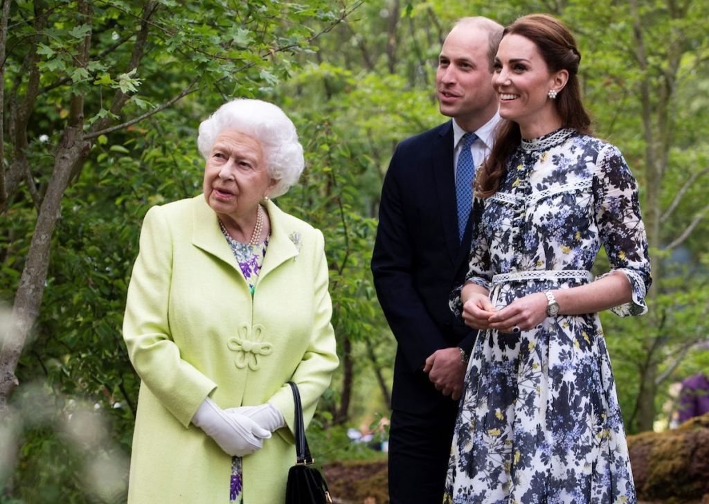 La relation de la reine Elizabeth, William Kate, grandit alors qu'elle assiste à un événement en 2019 avec le couple.