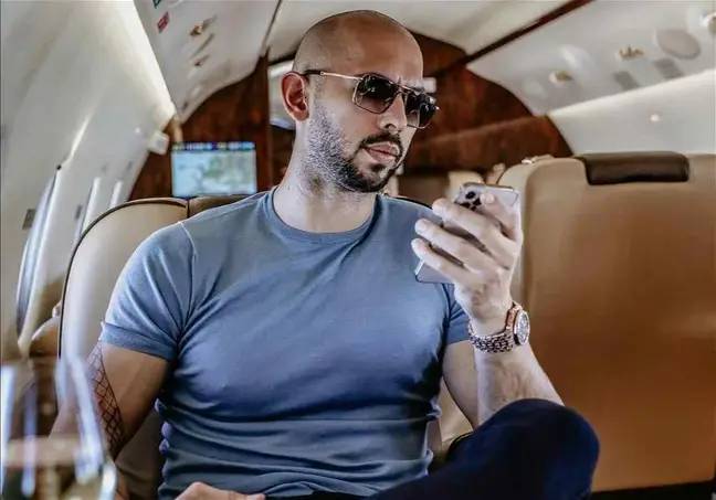 La star des médias sociaux comptait 4,7 millions d'abonnés Instagram avant que le site ne ferme son compte. Crédit : @AndrewTate/Instagram