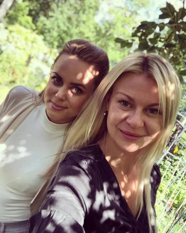 On pense que Cecilie Fjellhøy (photographiée avec Pernilla Sjoholm) a rejoint Celebs Go Dating.  Crédit : Instagram/@cecilie_