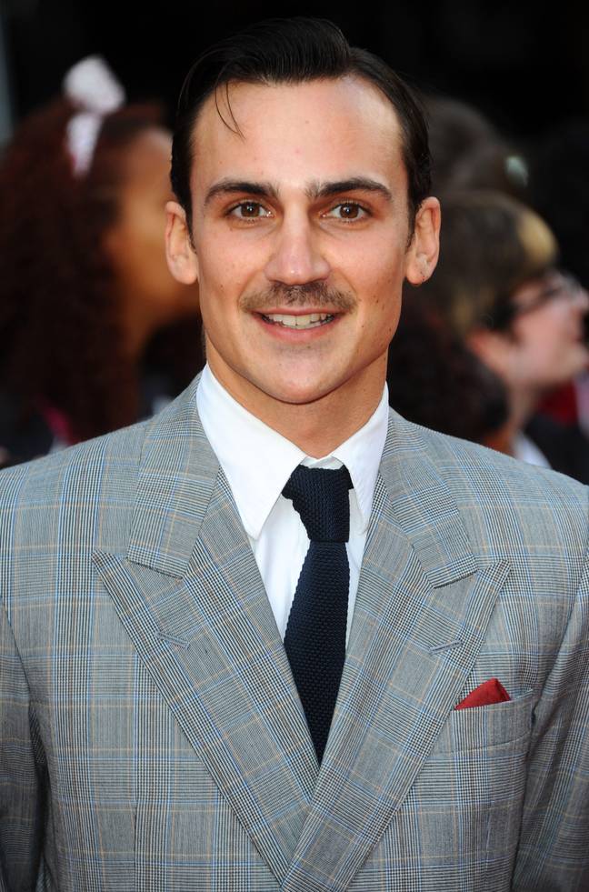 Les fans de The Inbetweeners ont été stupéfaits après avoir appris que l'acteur Henry Lloyd-Hughes avait un son totalement différent de son personnage.  Crédit : WENN Rights Ltd / Alamy Banque D'Images