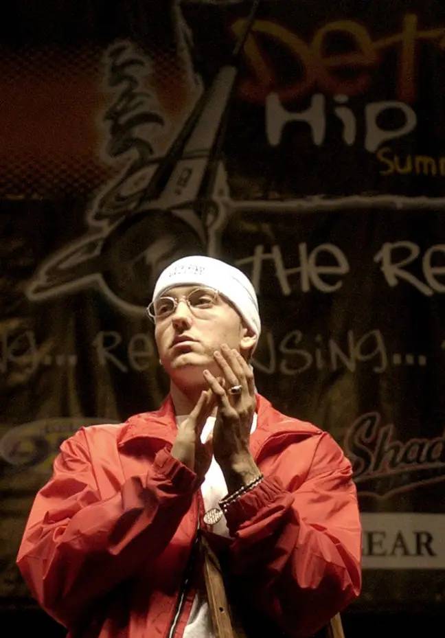 Eminem en 2003, avant le supposé accident de voiture qui