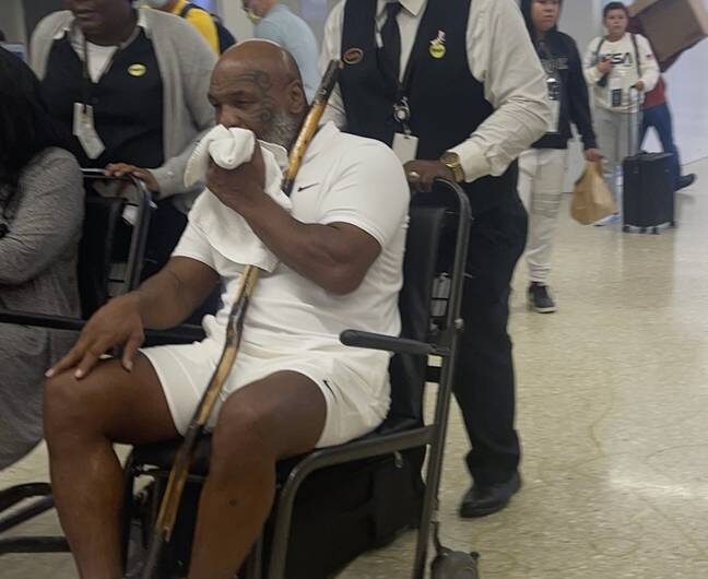 Mike Tyson s&rsquo;exprime sur ses problèmes de santé après avoir été repéré dans un fauteuil roulant