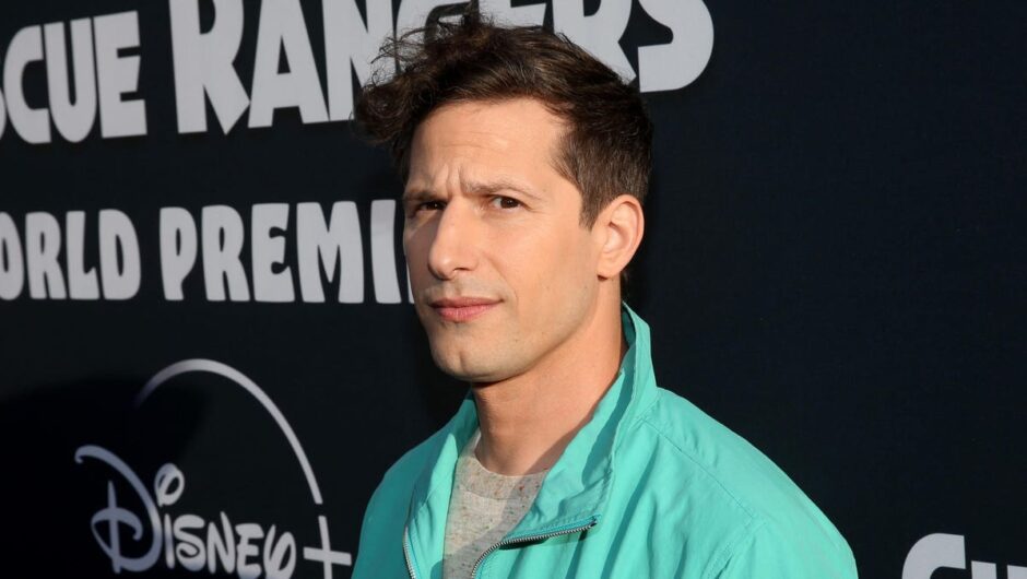Andy Samberg fait un dessin animé sur la fraîcheur des archéologues