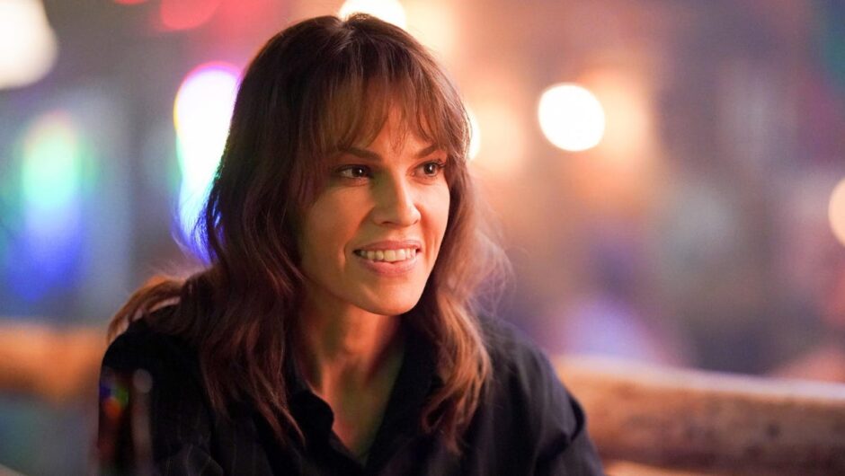 Hilary Swank revient à la télévision en réseau dans la bande-annonce d&rsquo;Alaska Daily d&rsquo;ABC