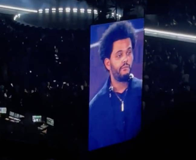 The Weeknd annule le concert à mi-parcours alors qu&rsquo;il commence à perdre sa voix