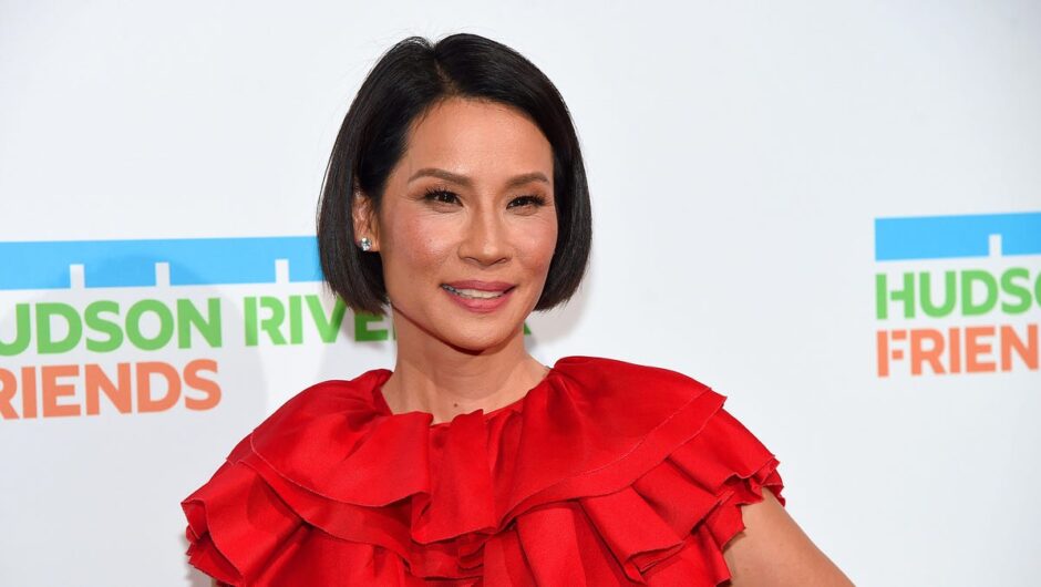 Lucy Liu rejoint Chris Evans et Dwayne Johnson dans le film de vacances Red One