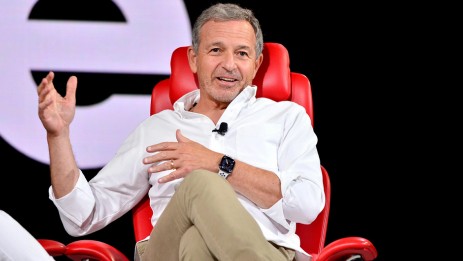 Bob Iger revient à Disney en tant que PDG, mettant fin à Battle Of The Bobs