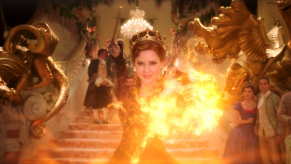 Dans une nouvelle bande-annonce de Disenchanted, Amy Adams est plus âgée mais pas plus sage
