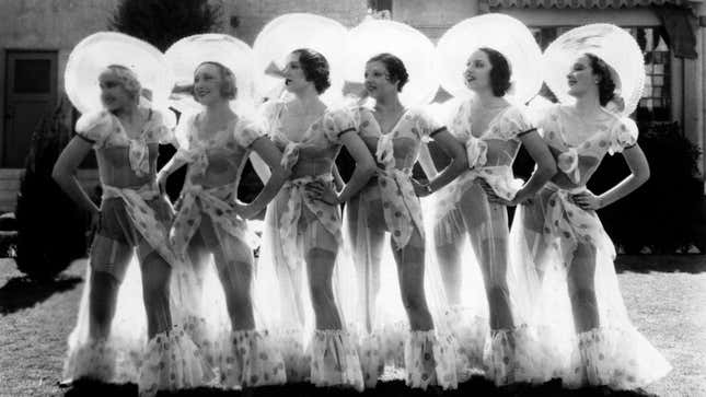 Danseurs devant les studios Warner pendant le tournage de Gold Diggers de 1933