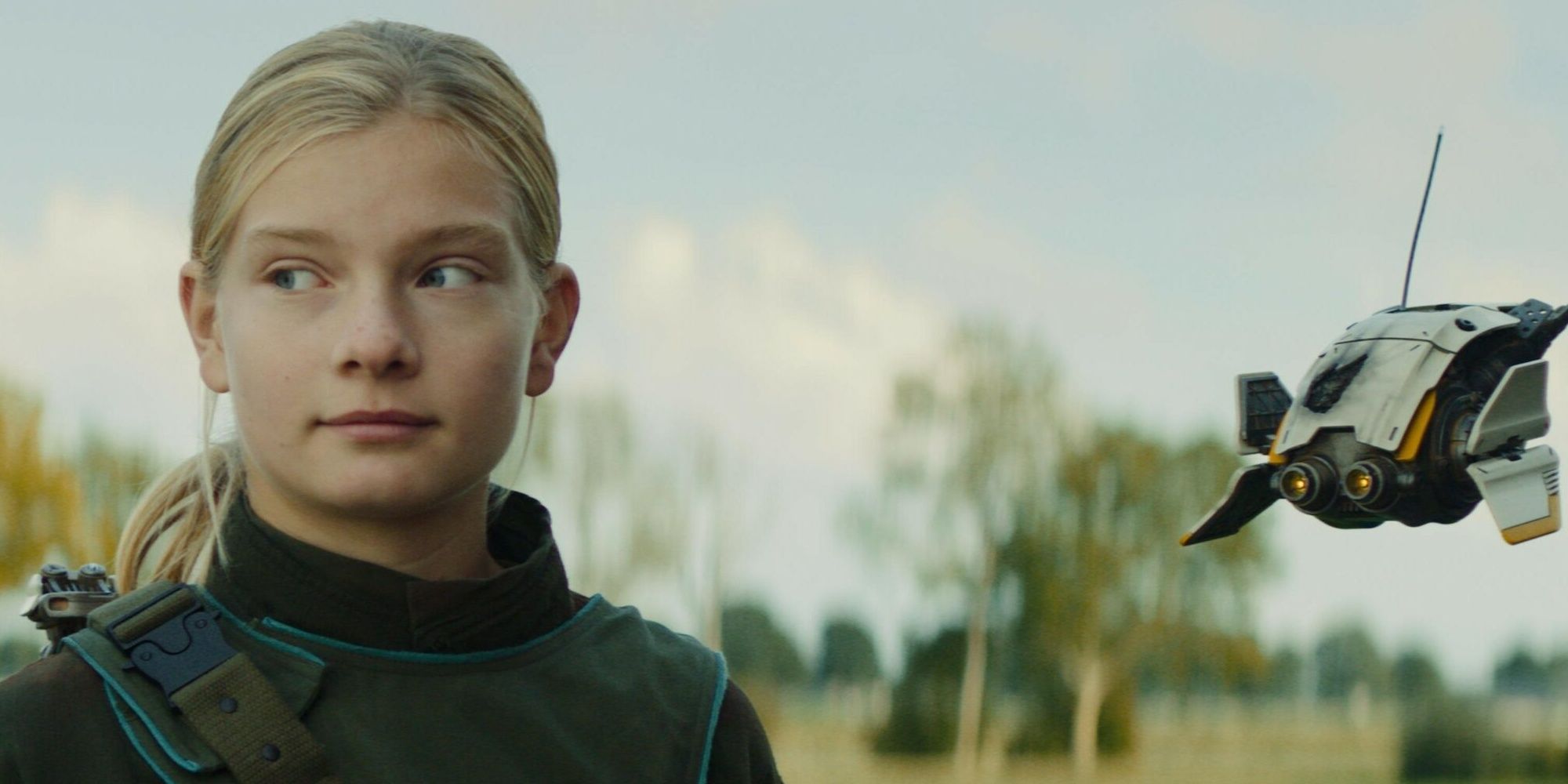 Kika Van De Vijver et un drone dans Captain Nova