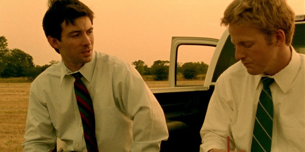 Shane Carruth comme Aaron et David Sullivan comme Abe dans Primer