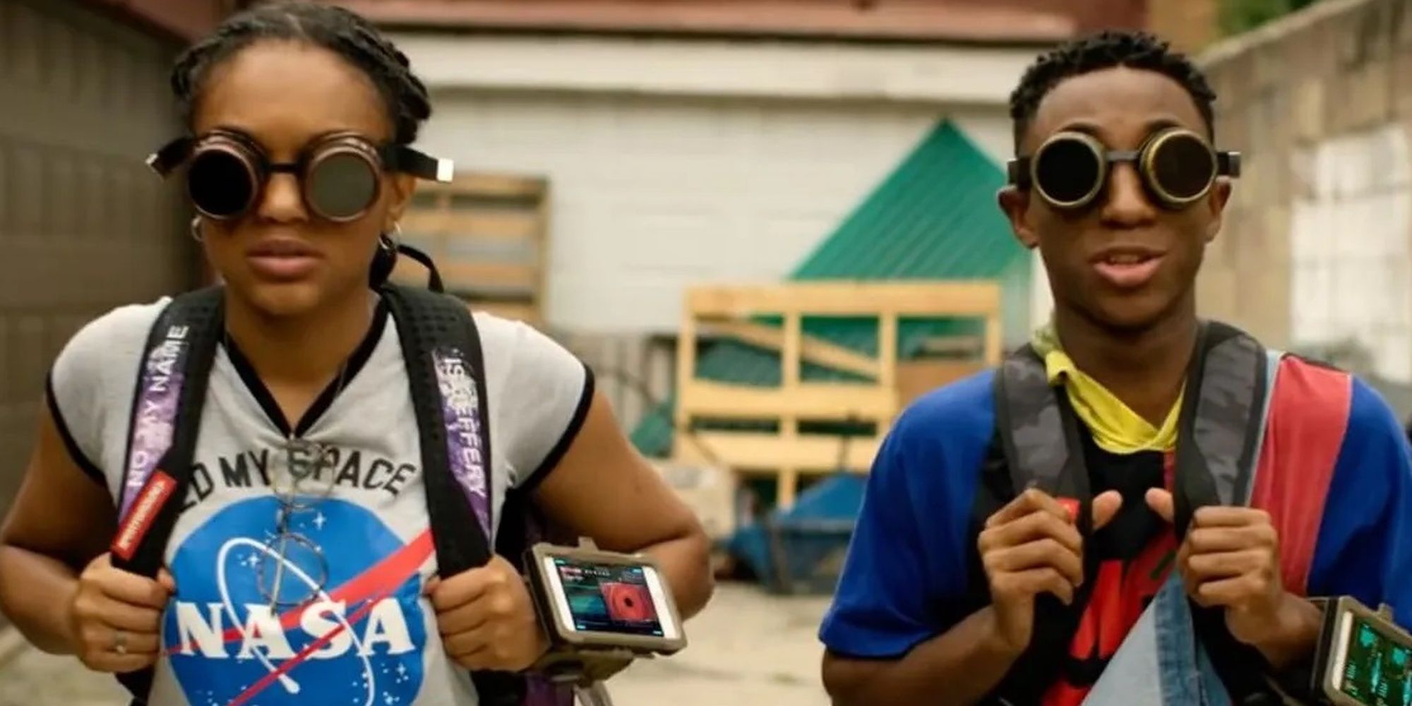 Eden Duncan-Smith et Danté Crichlow dans See You Hier