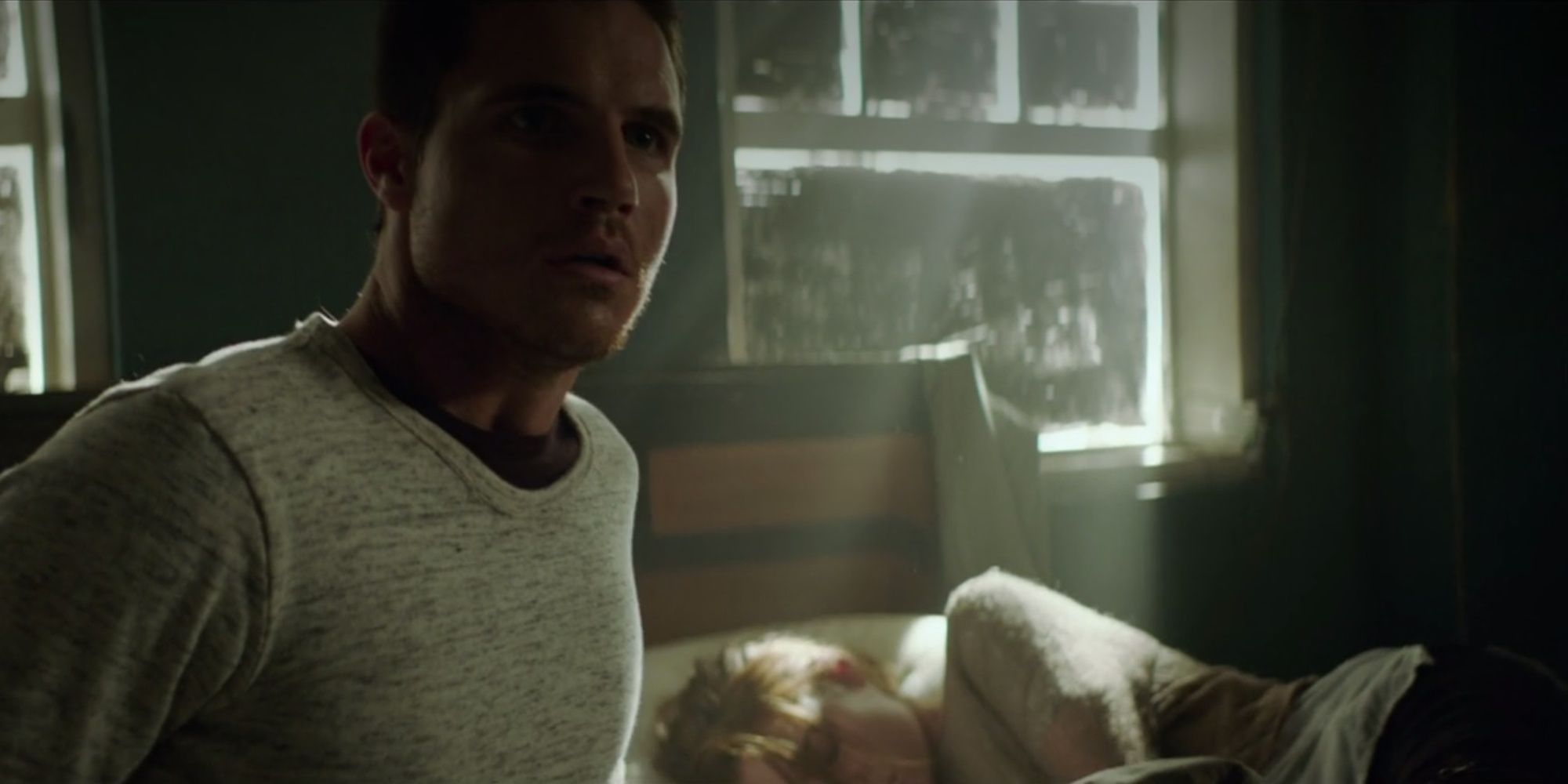 Robbie Amell dans ARQ