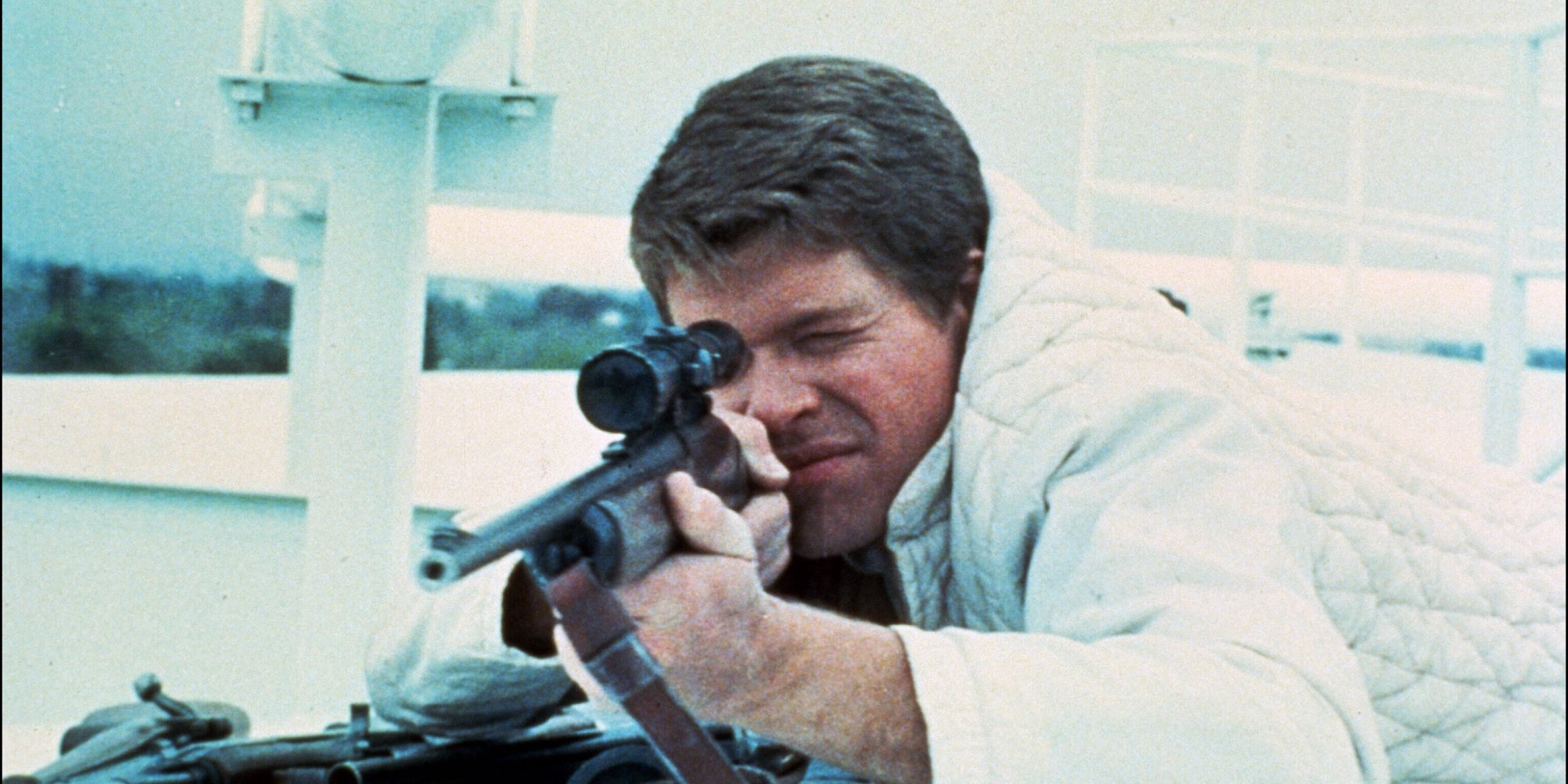 Tim O'Kelly comme Bobby Thompson dans Targets