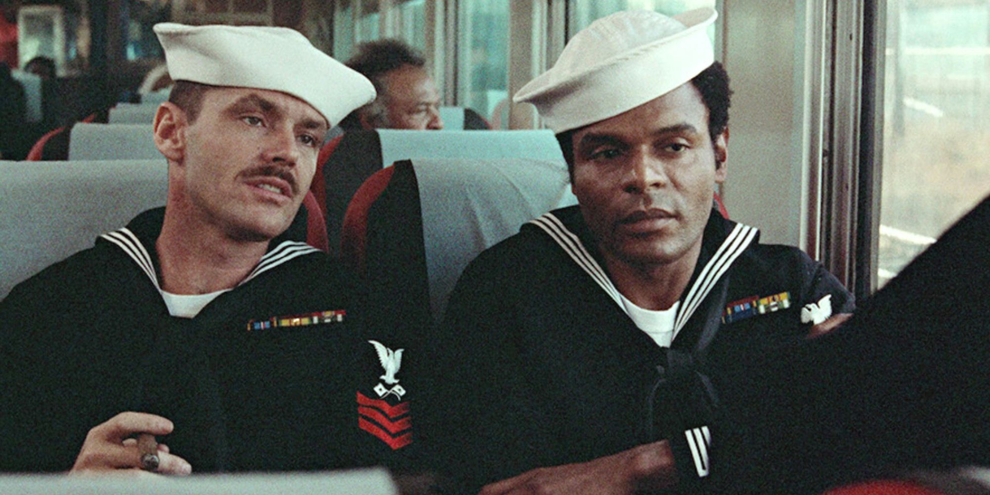 Jack Nicholson assis à côté d'Otis Young dans The Last Detail