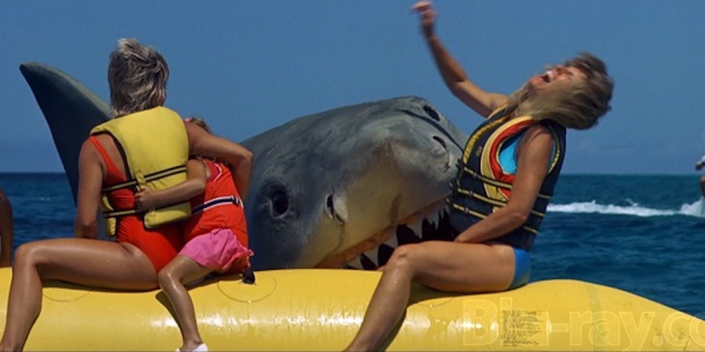 Scène d'attaque de requin banane dans Jaws - The Revenge