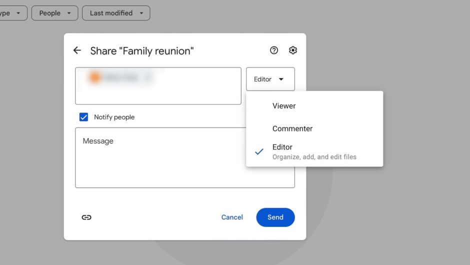 Que se passe-t-il lorsque vous partagez un dossier Google Drive ?  Autorisations, expliquées
