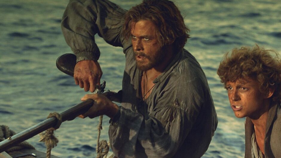 Tom Holland et Chris Hemsworth ont sauvé cette aventure aquatique de la noyade