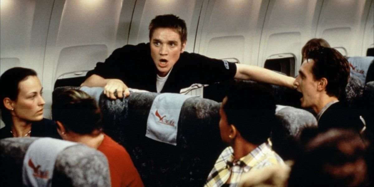 Alex de Devon Sawa panique dans un avion dans 