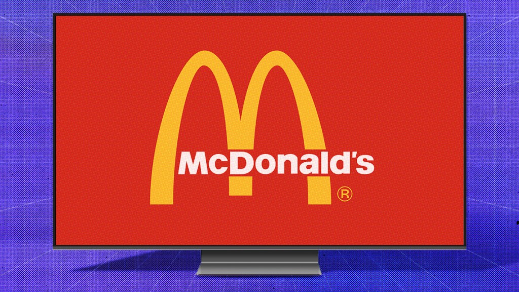 Logo McDonald's à la télévision.