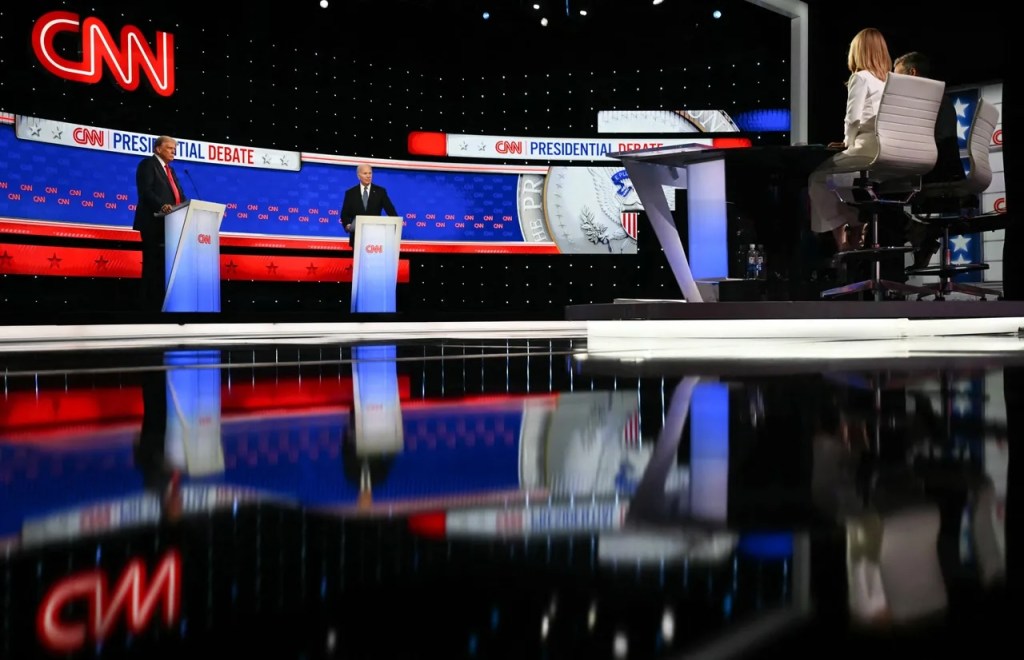 Trump et Biden sur la scène du débat présidentiel de CNN en juin