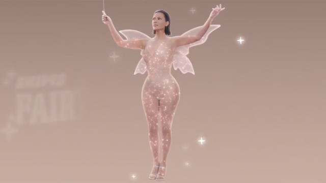 Kim Kardashian Stars in Skims AD Promouvant sa nouvelle gamme de produits Ultimate Butt
