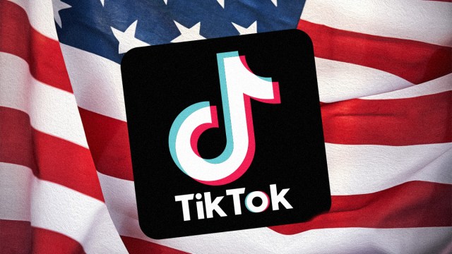 Le président Donald Trump a signé lundi soir un décret pour demander au bureau du procureur général de retarder l'application de la loi qui a interdit Tiktok aux États-Unis dimanche à compter de 75 jours.