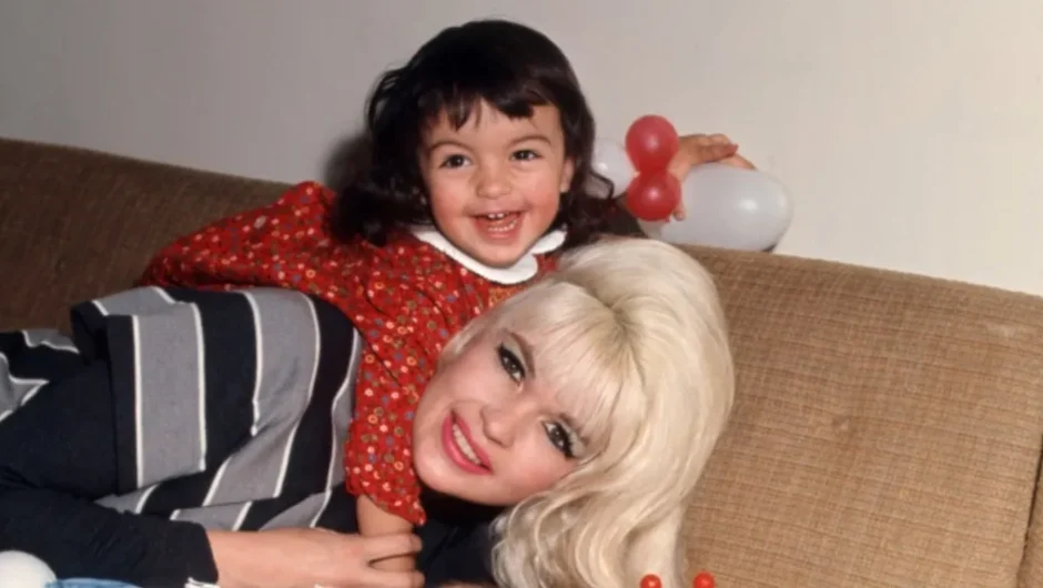 Le nouveau film de Mariska Hargitay sur sa mère, Jayne Mansfield, est un «travail d&rsquo;amour»