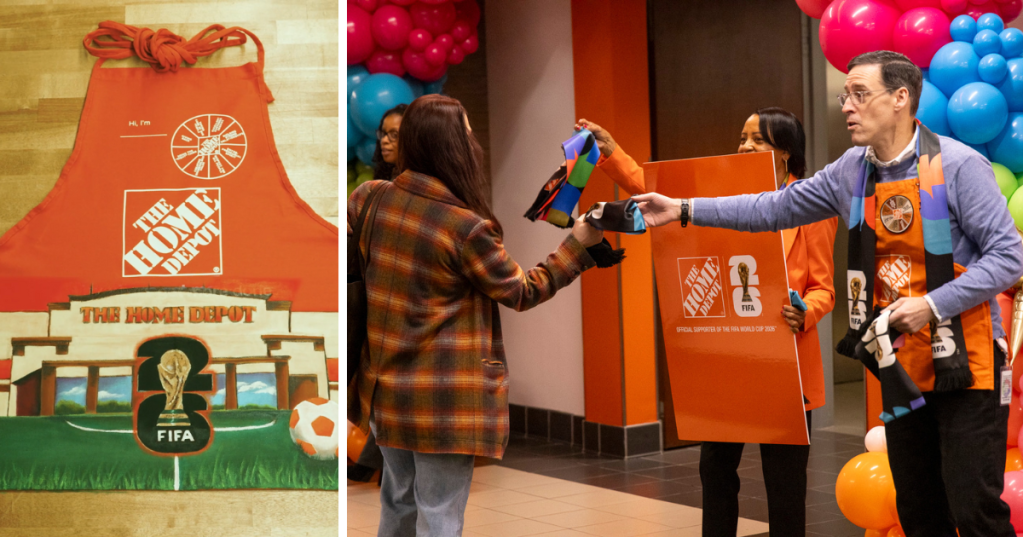 Un tablier de la Coupe du Monde de Home Depot 2026 et des employés de la Coupe du Monde de la FIFA et des employés de Home Depot distribuant des marchandises lors d'un événement.