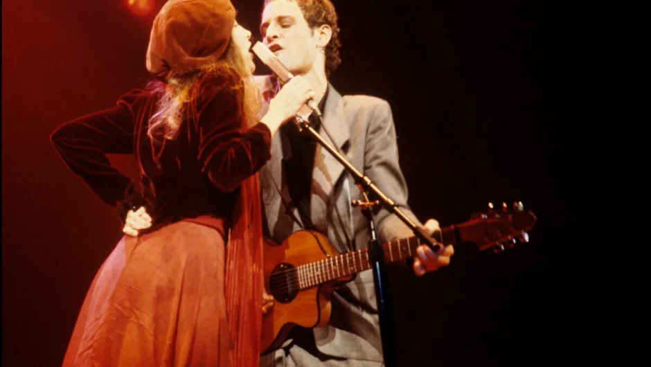 Les meilleures réactions aux mystérieuses messages Instagram de Stevie Nicks et Lindsey Buckingham