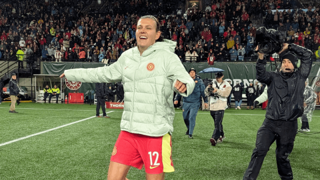 Le NWSL et Google Pixel utilisent le programme Pitchside with Pixel pour battre les records de fréquentation en 2024.