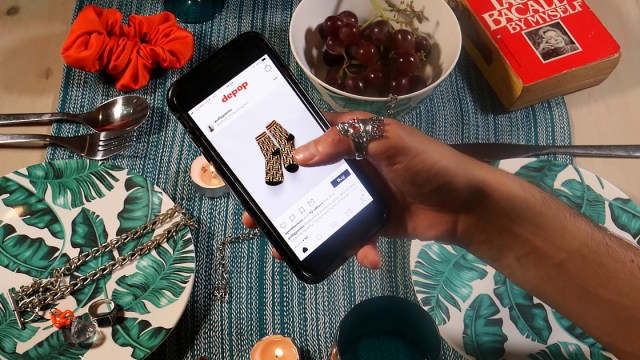Il donne également au marché en ligne une plus grande empreinte dans la revente de la mode.
