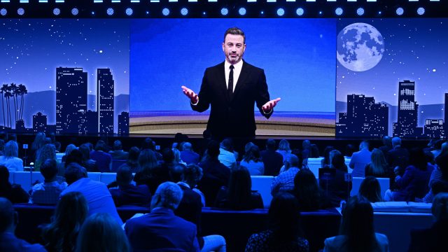 La décision d'ABC de tirer Jimmy Kimmel Live! Sous les commentaires de l'hôte sur le tournage du militant conservateur Charlie Kirk est devenu le dernier point d'éclair des guerres de la culture américaine.