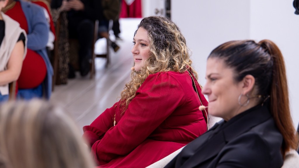 (De gauche à droite) Florina Manusis d'Estée Lauder, Linda Cronin de Monks 