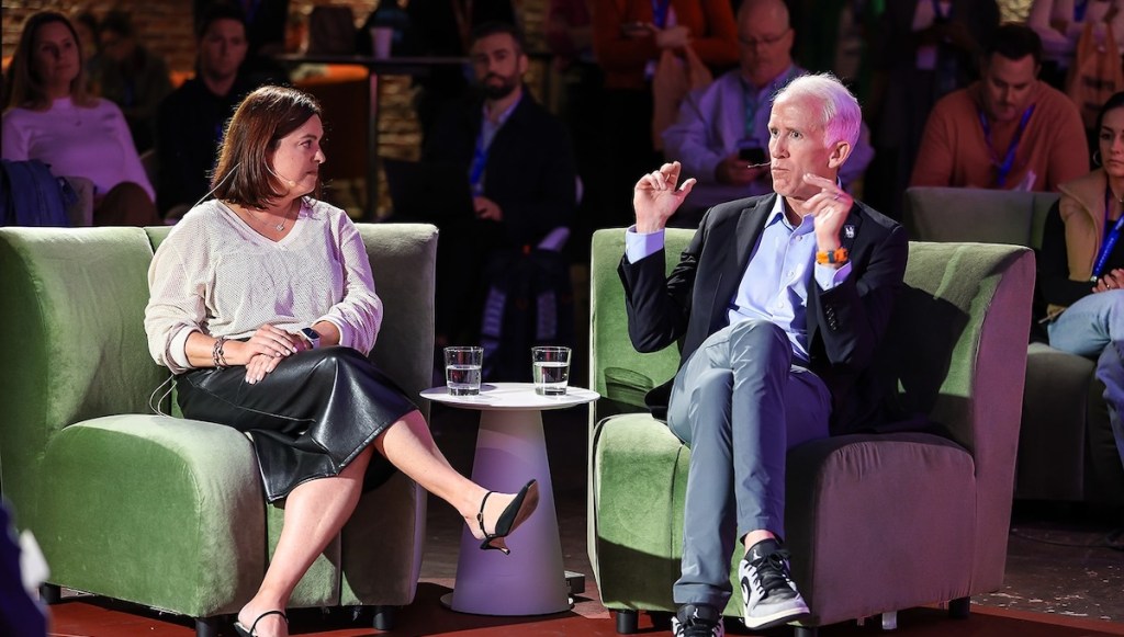 (De gauche à droite) Rebecca Hogan de The Weather Company, Matt Wikstrom de United States Olympic and Paralympic Properties