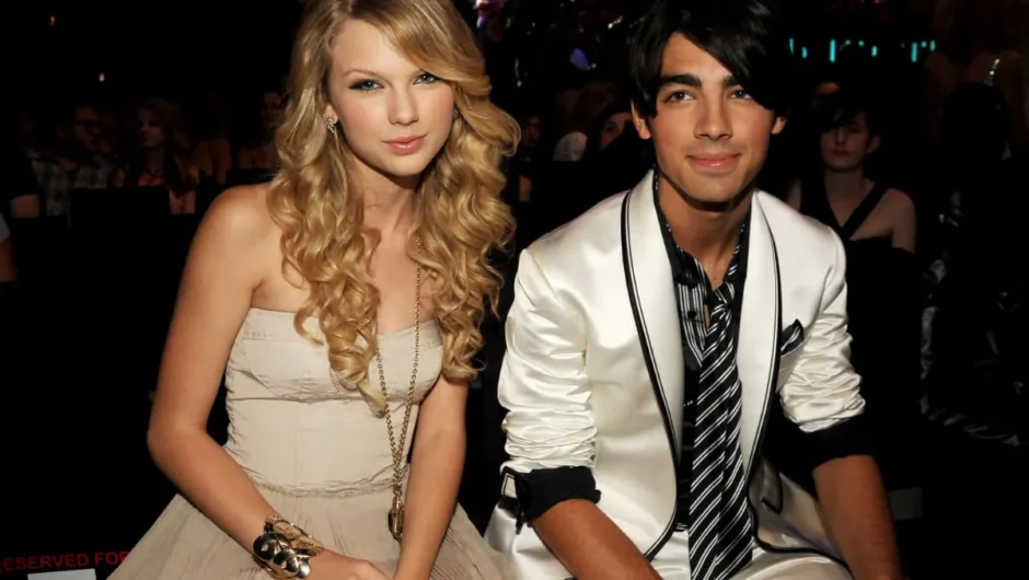 Joe Jonas vient-il de commenter les similitudes entre la nouvelle chanson de Taylor Swift et la musique des Jonas Brothers ?