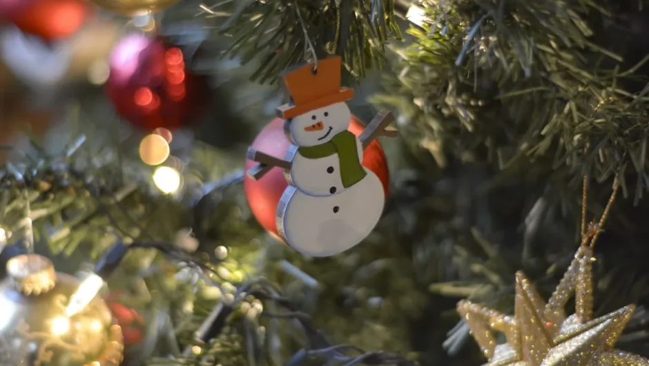 5 meilleurs films de Noël emblématiques que vous pouvez regarder gratuitement en 2025