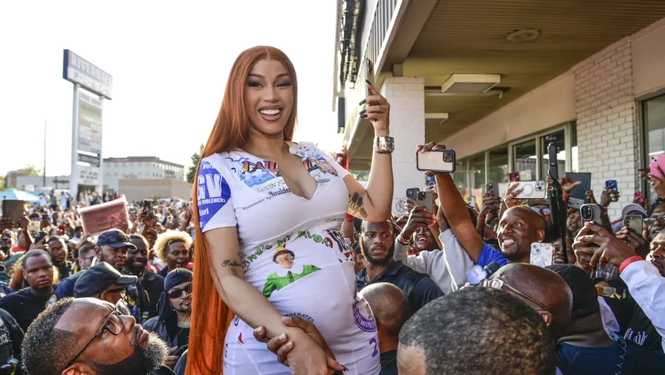 Cardi B a expliqué pourquoi elle ne volera jamais la chanson de Noël emblématique de Mariah Carey