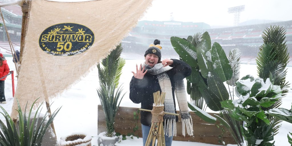 Image d'un fan de Survivor lors d'une activation malgré la neige.
