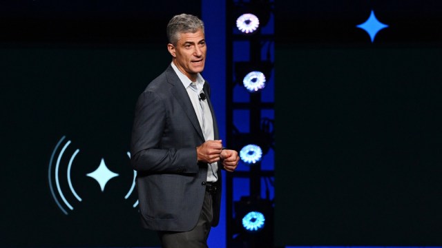 Avant le CES, Alan Moss, vice-président des ventes publicitaires mondiales d'Amazon, donne à ADWEEK un aperçu des réunions clients.