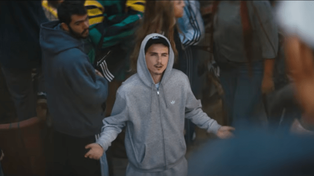 Le spot de 5 minutes lance la marque de chaussures