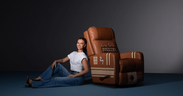 Le concepteur de produits dérivés de la NFL pour des stars comme Taylor Swift fabrique une chaise pour La-Z-Boy